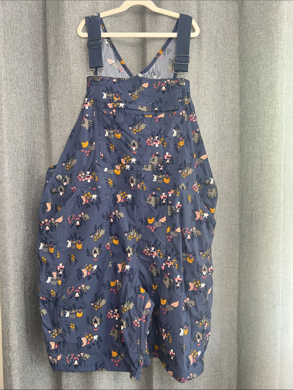 Duluth Trading Co Chicken and Gnome Women’s Shortalls - XXL